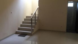 Rumah dijual dengan 4 kamar tidur di Dukuh Sutorejo, Jawa Timur