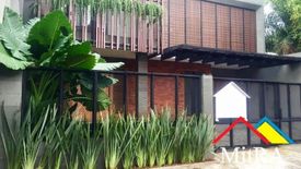 Rumah dijual dengan 3 kamar tidur di Cilandak Barat, Jakarta