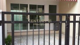 3 Bedroom Townhouse for sale in Chan Kasem, Bangkok near MRT Chankasem