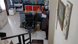 Rumah dijual dengan 4 kamar tidur di Gedangan, Jawa Timur