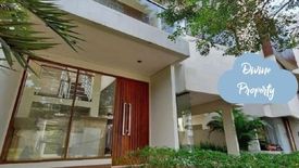 Townhouse dijual dengan 4 kamar tidur di Lebak Bulus, Jakarta