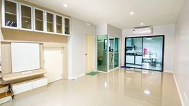 3 Bedroom Townhouse for sale in Patio Srinakarin - Rama 9, Hua Mak, Bangkok