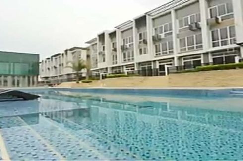 3 Bedroom Townhouse for sale in 68 ROCES, Ramon Magsaysay, Metro Manila near LRT-1 Roosevelt