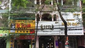 4 Bedroom Townhouse for sale in Nga Tu So, Ha Noi