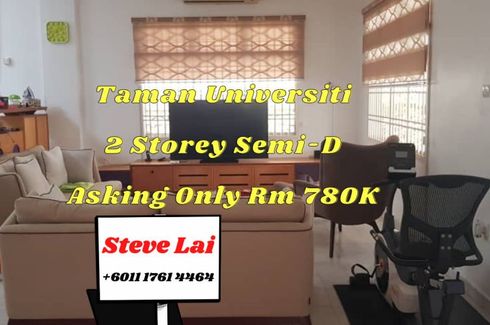 6 Bedroom House for sale in Taman Universiti, Johor