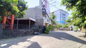 Rumah dijual dengan 4 kamar tidur di Dukuh Pakis, Jawa Timur
