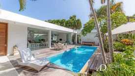 Villa dijual dengan 11 kamar tidur di Canggu, Bali