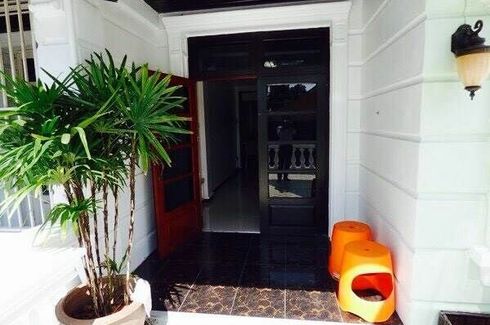 5 Bedroom Townhouse for sale in Phra Khanong Nuea, Bangkok