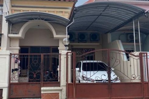 Rumah dijual dengan 3 kamar tidur di Penjaringan Sari, Jawa Timur