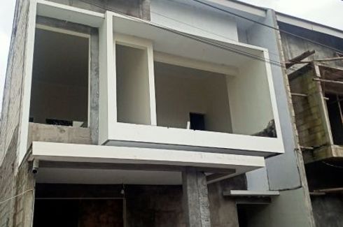 Rumah dijual dengan 4 kamar tidur di Margomulyo, Yogyakarta