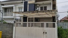 Rumah dijual dengan 5 kamar tidur di Joglo, Jakarta