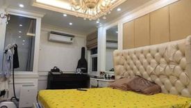 7 Bedroom House for sale in Doi Can, Ha Noi