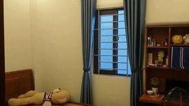 4 Bedroom House for sale in Xuan La, Ha Noi