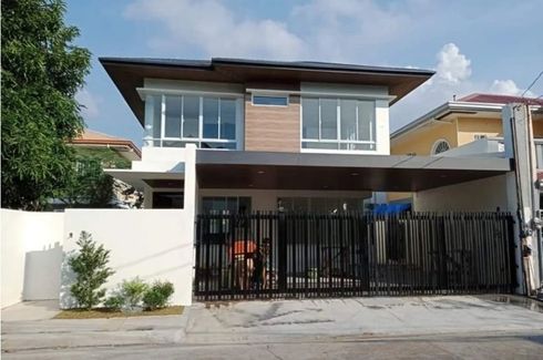 5 Bedroom House for sale in Talon Dos, Metro Manila