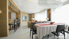 3 Bedroom Condo for sale in Bang Lamphu Lang, Bangkok