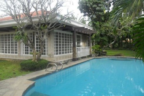4 Bedroom House for rent in Dasmariñas North, Metro Manila near MRT-3 Magallanes