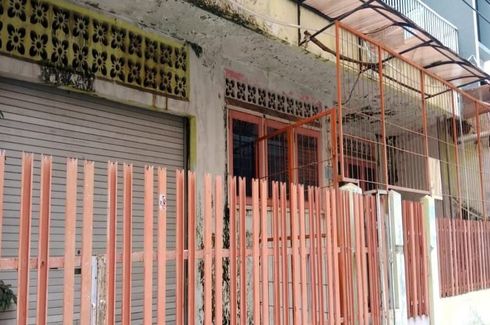 Rumah dijual dengan 3 kamar tidur di Tanjung Duren Selatan, Jakarta