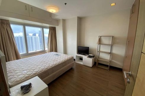 1 Bedroom Condo for sale in One Central Makati, Bangkal, Metro Manila near MRT-3 Magallanes