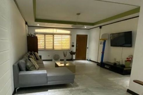 3 Bedroom Townhouse for sale in Kapitolyo, Metro Manila