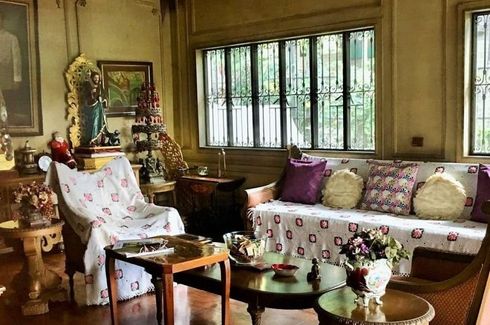 6 Bedroom House for sale in Blue Ridge A, Metro Manila