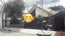 Rumah dijual atau disewa dengan 3 kamar tidur di Karet Tengsin, Jakarta