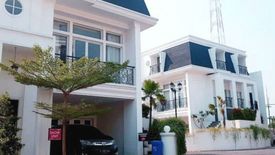 Townhouse dijual dengan 3 kamar tidur di Meruya Selatan, Jakarta