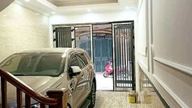 6 Bedroom Townhouse for sale in Trung Hoa, Ha Noi