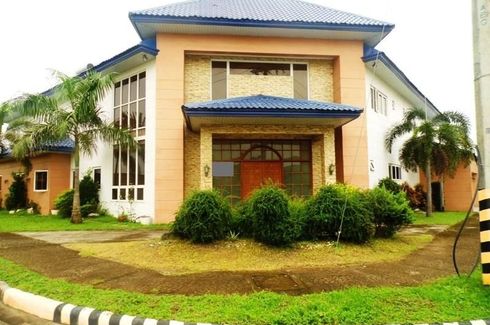 10 Bedroom House for rent in Malabanias, Pampanga