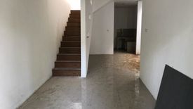 Rumah dijual dengan 4 kamar tidur di Pasir Kaliki, Jawa Barat