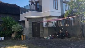 Rumah dijual dengan 4 kamar tidur di Jimbaran, Bali