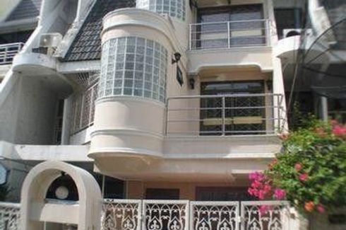 4 Bedroom House for sale in Khlong Toei, Bangkok near BTS Asoke