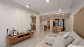 2 Bedroom Townhouse for sale in Bang Chak, Bangkok near BTS Punnawithi