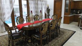 Townhouse disewa dengan 4 kamar tidur di Cilandak Barat, Jakarta