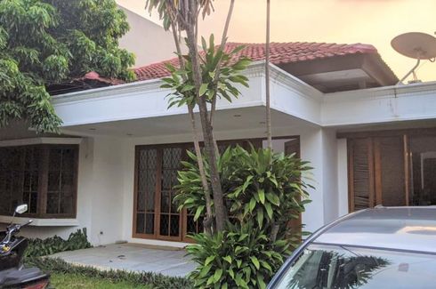 Rumah dijual dengan 6 kamar tidur di Cipete Utara, Jakarta