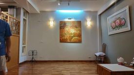 6 Bedroom Townhouse for sale in Tho Quan, Ha Noi