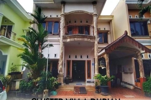 Rumah dijual dengan 7 kamar tidur di Banyumanik, Jawa Tengah