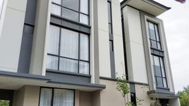Rumah dijual dengan 5 kamar tidur di Cakung Timur, Jakarta