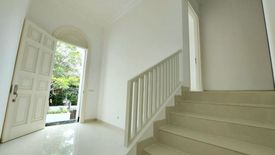 Rumah dijual atau disewa dengan 4 kamar tidur di Cilandak Barat, Jakarta