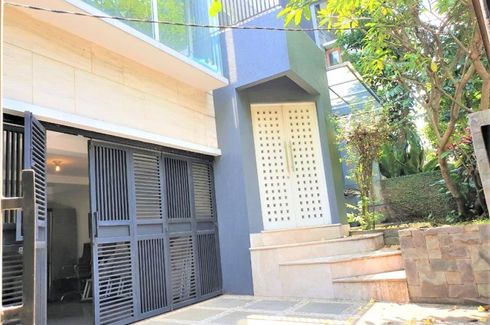 Rumah dijual dengan 3 kamar tidur di Cipete Utara, Jakarta