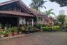 Rumah dijual dengan 4 kamar tidur di Batununggal, Jawa Barat