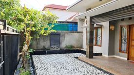 Rumah dijual dengan 4 kamar tidur di Dauh Puri, Bali
