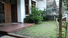 Rumah dijual dengan 4 kamar tidur di Lebak Bulus, Jakarta