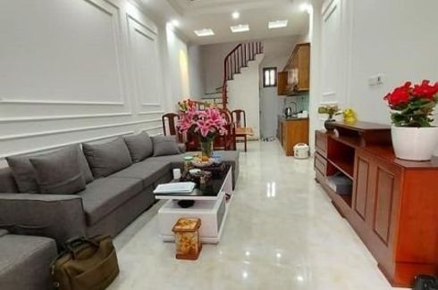 Cần bán nhà riêng 3 phòng ngủ tại Dịch Vọng, Quận Cầu Giấy, Hà Nội
