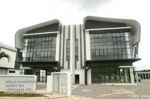 Warehouse / Factory for rent in Kampung Pulau Meranti, Selangor