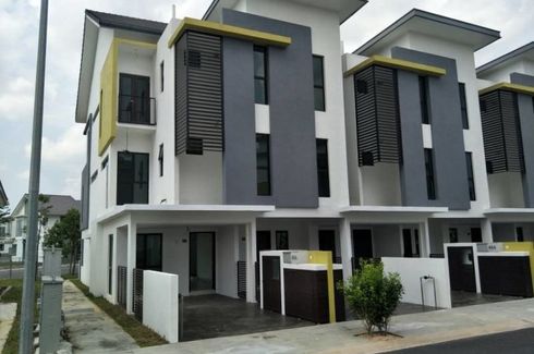 3 Bedroom Townhouse for sale in Petaling, Negeri Sembilan