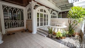 5 Bedroom Townhouse for rent in Khlong Tan Nuea, Bangkok