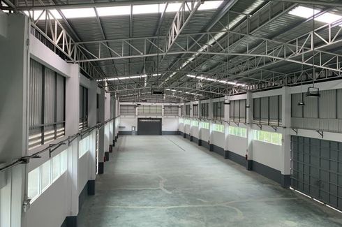 ให้เช่าโกดัง / โรงงาน ใน รามอินทรา, คันนายาว ใกล้ MRT น้อมเกล้า