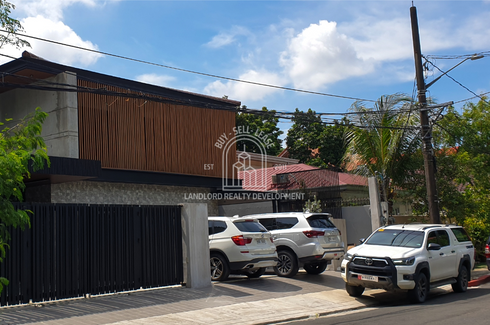 4 Bedroom House for sale in Blue Ridge B, Metro Manila