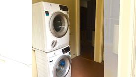 3 Bedroom House for rent in San Lorenzo, Metro Manila near MRT-3 Ayala