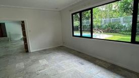 4 Bedroom House for rent in Dasmariñas North, Metro Manila near MRT-3 Ayala